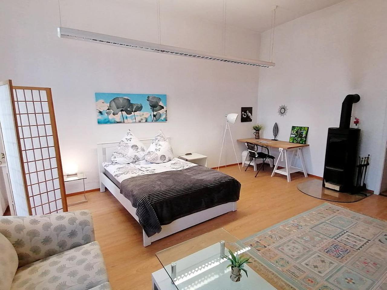 Nr 3 Grosszuegiges Kamin-Zimmer Mit King-Size Bett Im Zentrum Annaberg-Buchholz Esterno foto